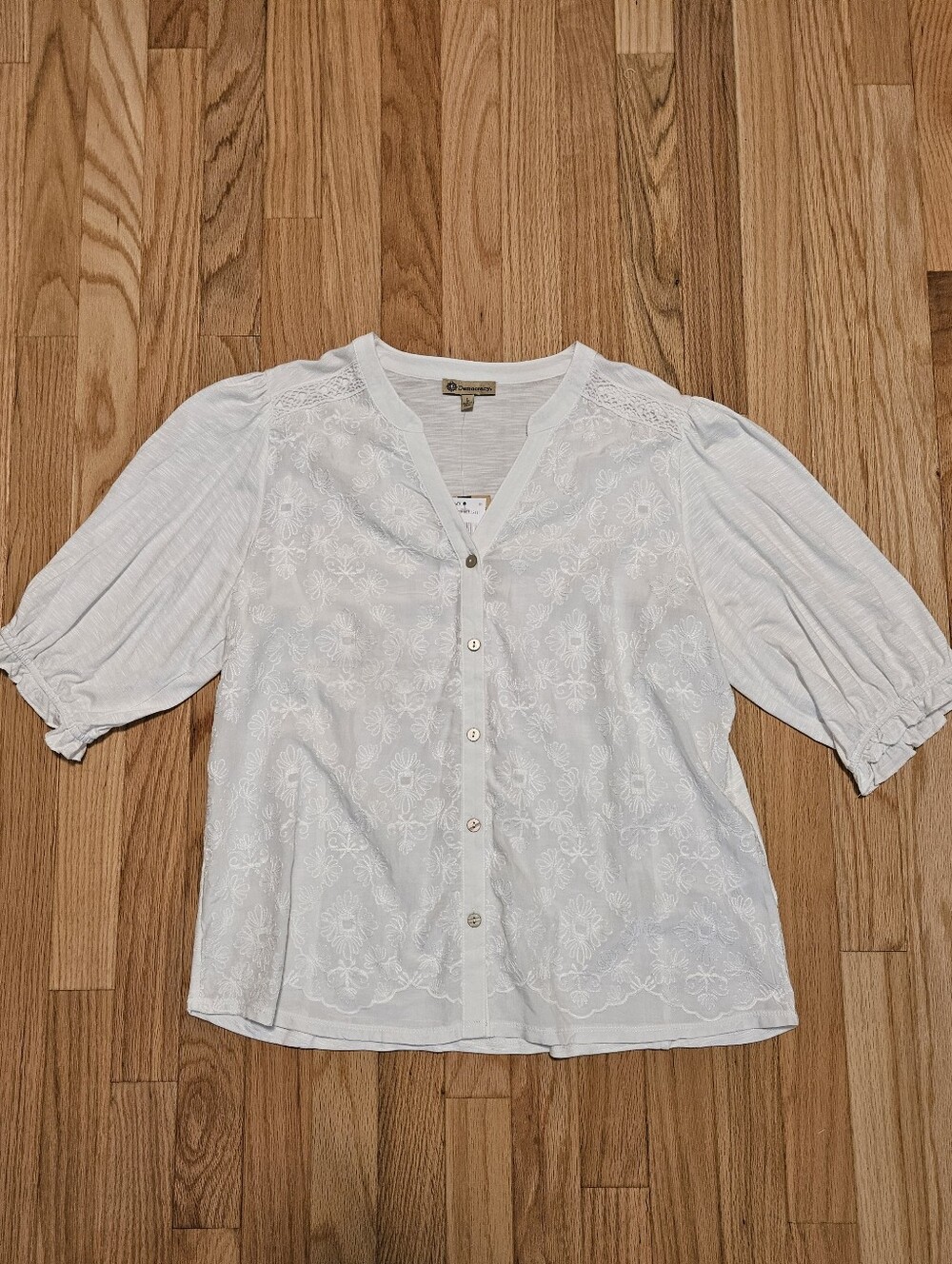 Democracy Women's White Embroidered Button-Down Top Cottagecore Feminine Size L